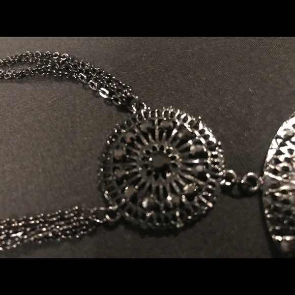 Round hanging double necklace - Picture 3 of 6